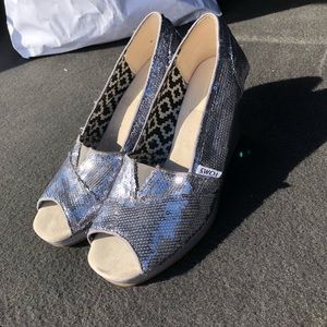 toms wedges (available with toms bag)